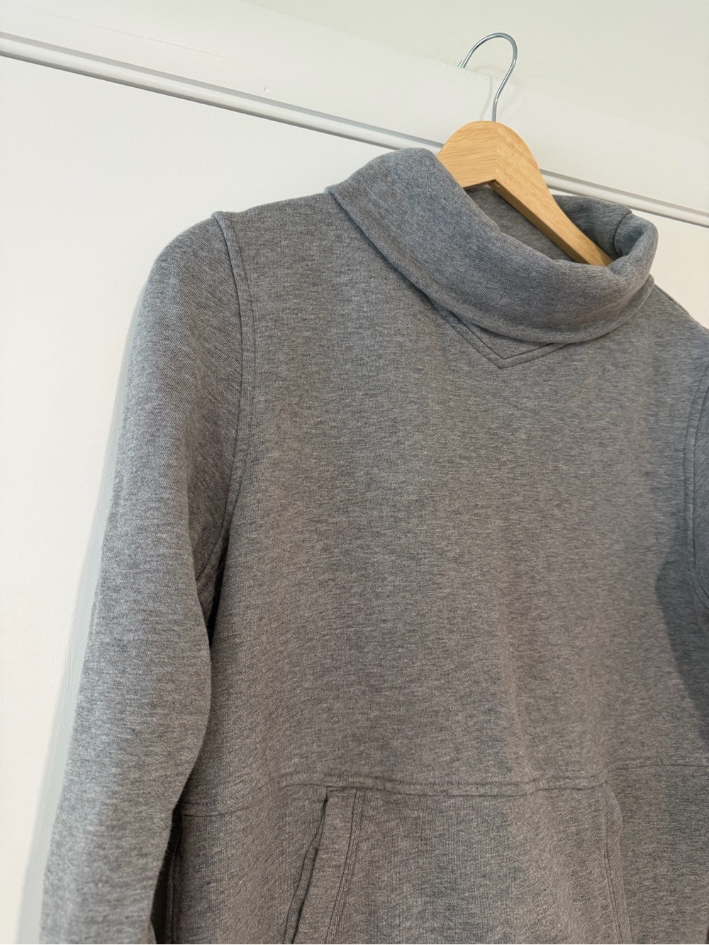 Lululemon • Press Pause Funnel Neck Sweatshirt - Picture 3 of 8